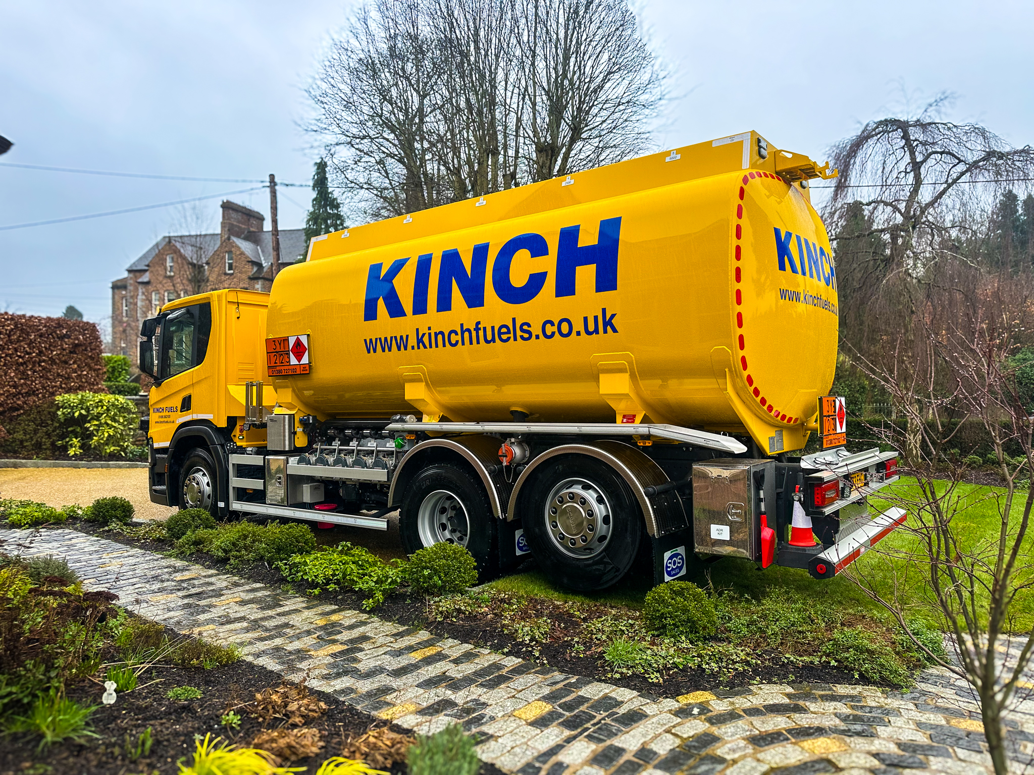 Kinch Fuels: Scania P360 6×2 Rigid Tanker to Wiltshire.