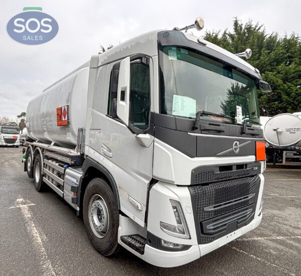 2025 Volvo FM 380 Rigid Tanker - Image 8