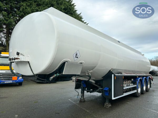 2009 Cobo Hnos Urban Arctic Fuel Tanker Trailer