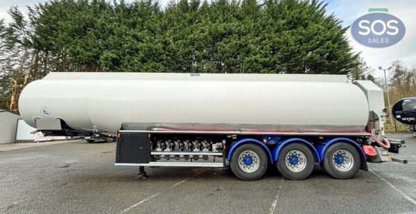 2009 Cobo Hnos Urban Arctic Fuel Tanker Trailer - Image 2