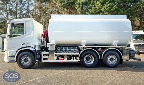 2025 DAF XD 410 Rigid Tanker - Image 2