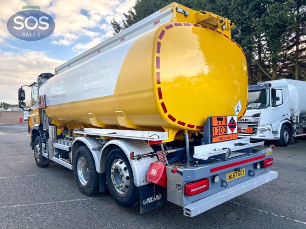 2018 DAF CF 370 FAN Rigid Tanker - Image 4